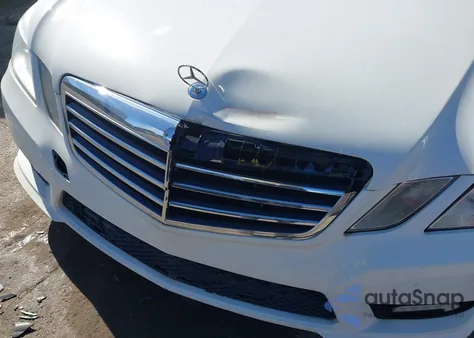 2011 Mercedes-Benz E 350 из США, поврежденный, VIN WDDHF5GB9BA330776